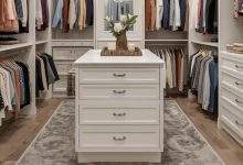 5 Expert Tips for Adding an Island to Your Walk In Closet 2