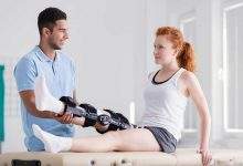 Experts Reveal When You Should Really Be Wearing a Knee Brace