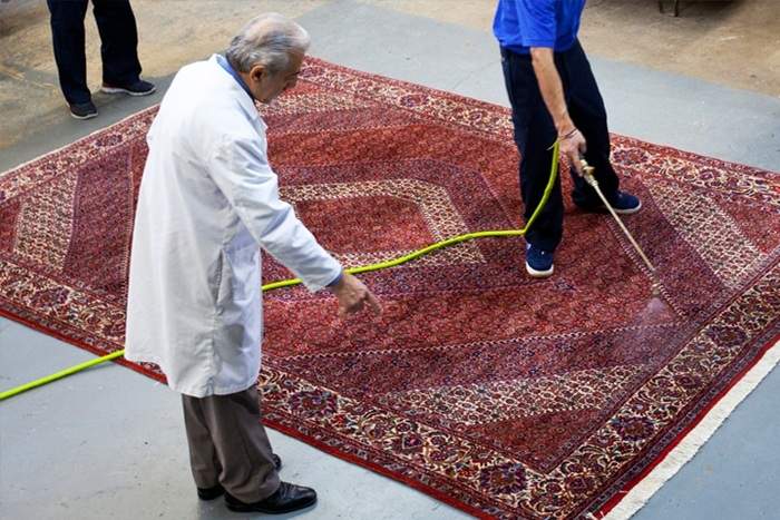 Why Experienced Rug Cleaning Technicians Make a Difference