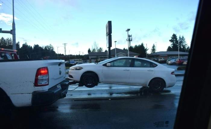 A Drivers Guide to Handling Roadside Emergencies