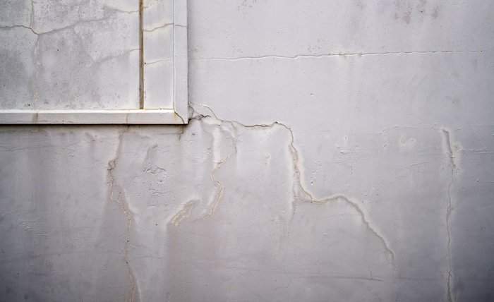 Home Plumbing Alerts: When to Call Professionals